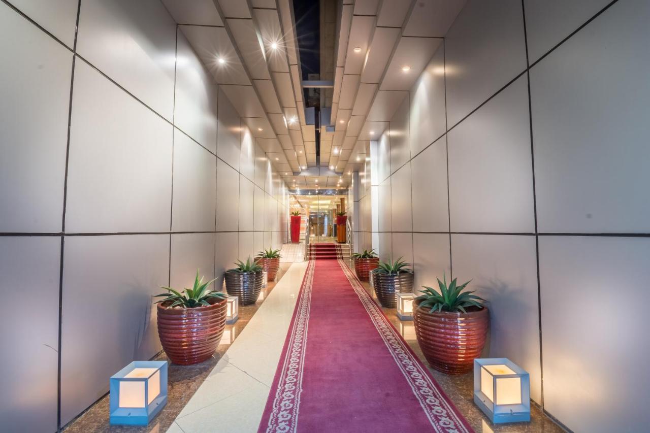 Al Muhaidb Al Takhassosi Abaqrino Riyadh Exteriör bild