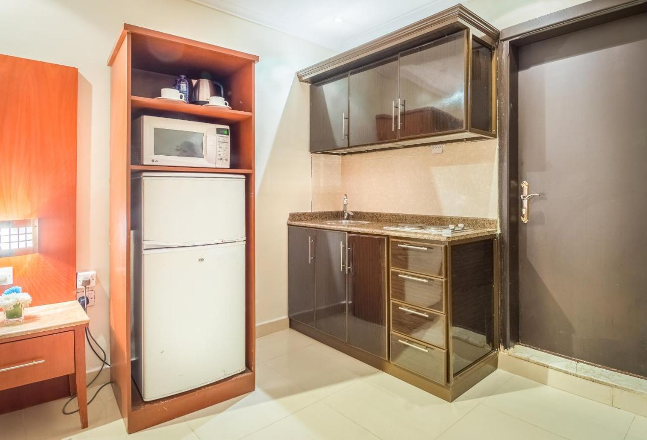 Al Muhaidb Al Takhassosi Abaqrino Riyadh Exteriör bild